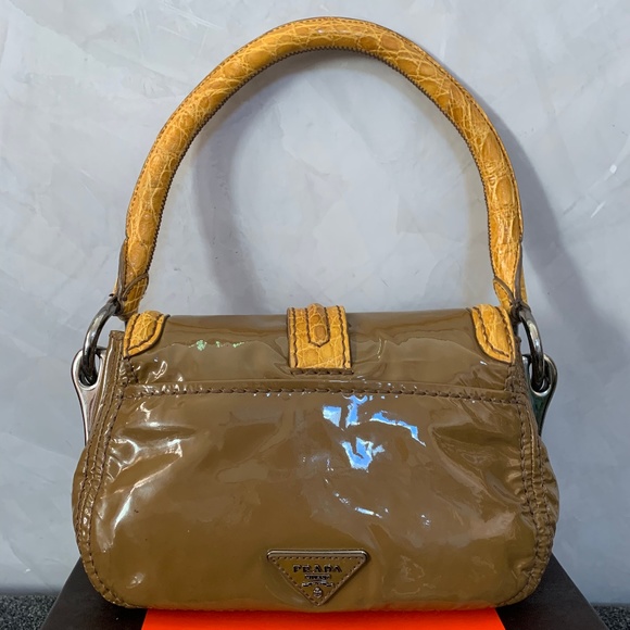 Prada Pattina Sottospalla Patent Leather Bag - Picture 4 of 10